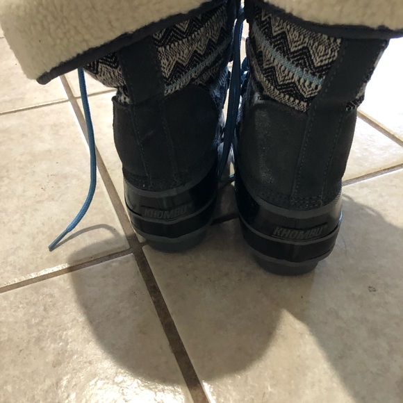 Snow boots - Picture 3 of 3